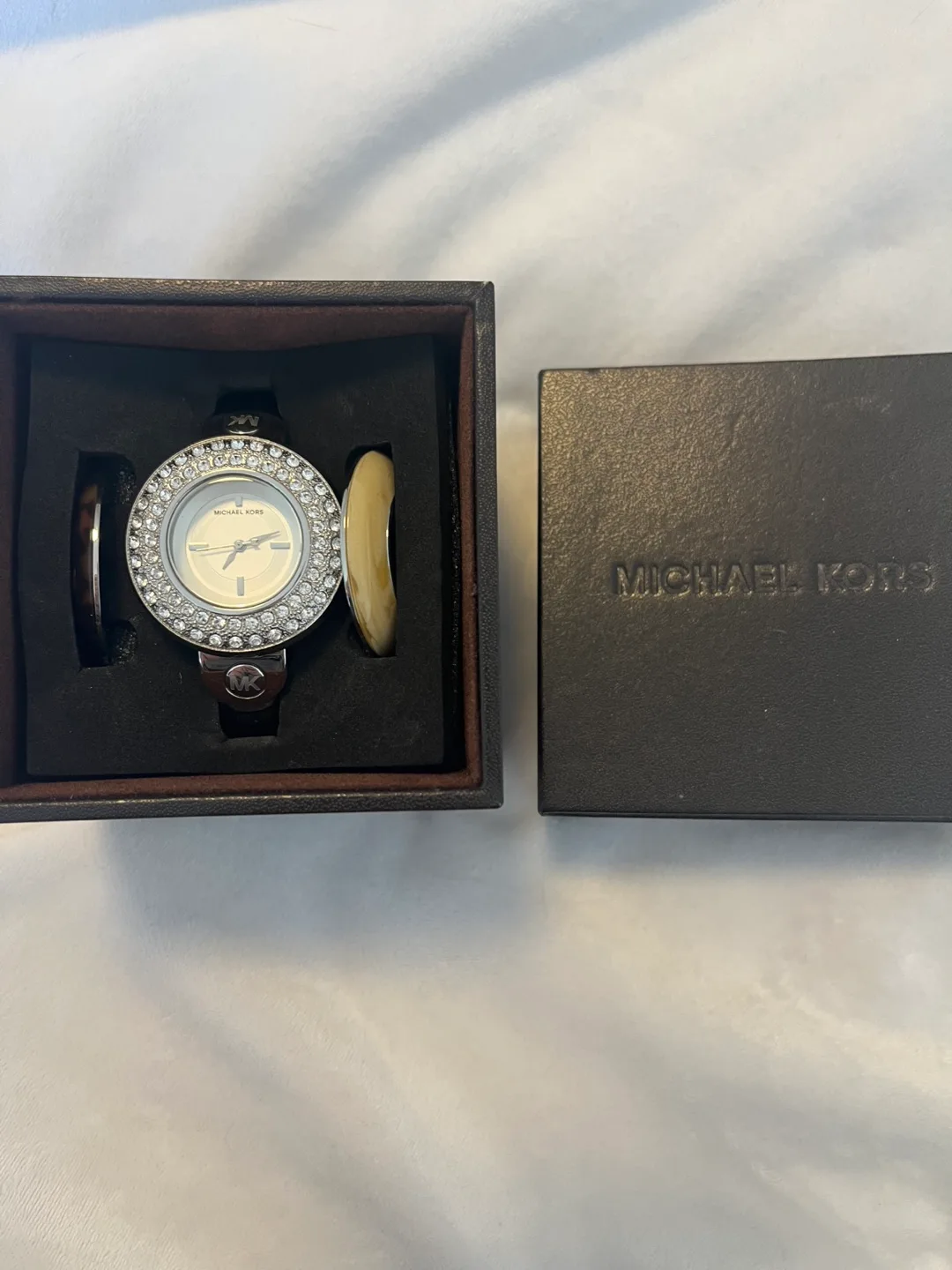 Michael Kors Watch with Interchangeable Bezels image indicator(5)