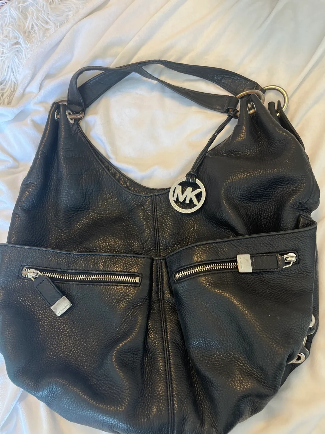 Michael Kors Black Leather Shoulder Bag image indicator(2)