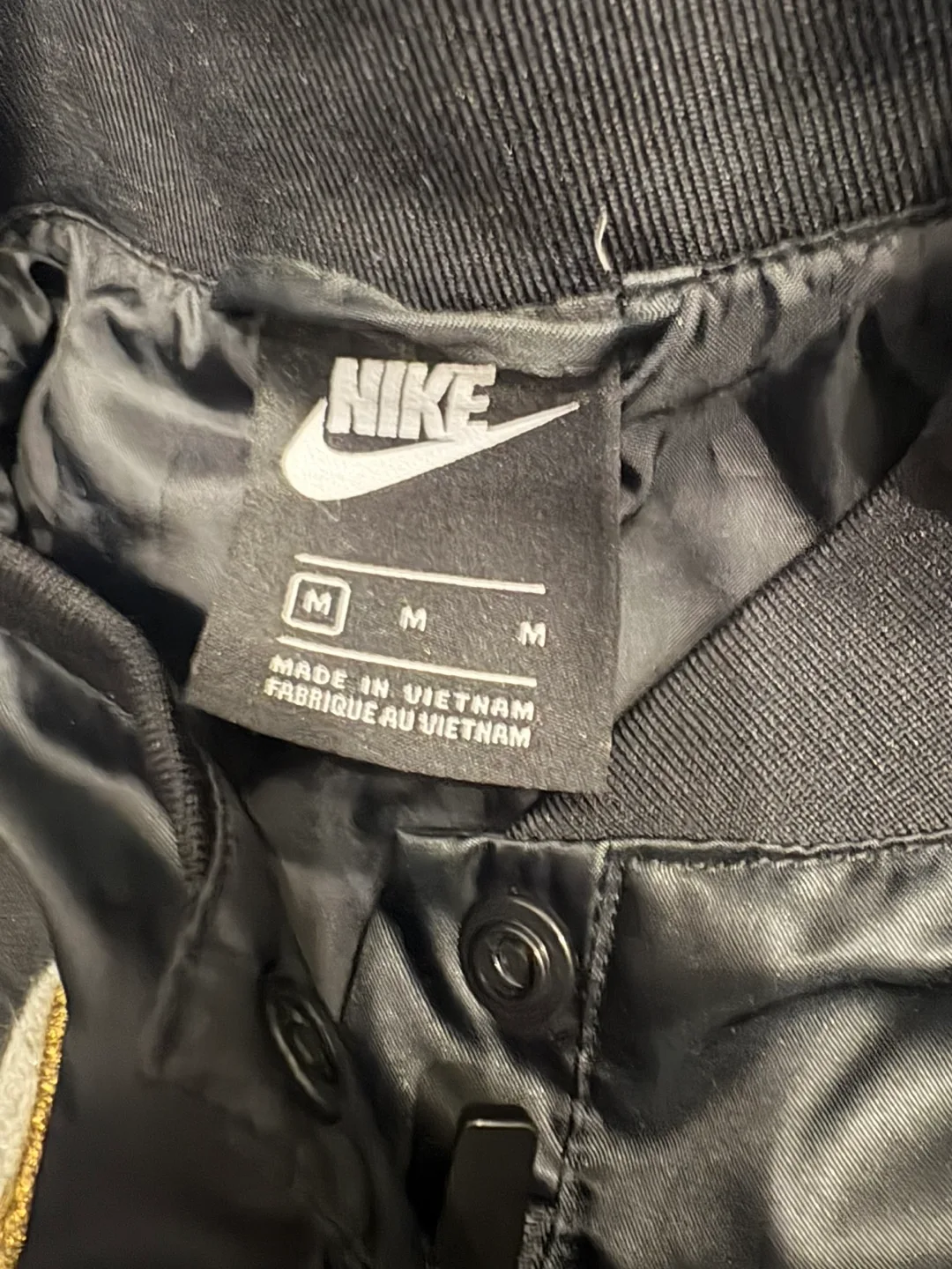 Nike Black Bomber Jacket - Size M kids image indicator(2)
