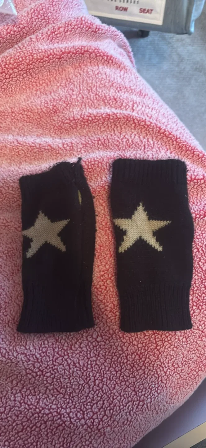 Black Star Fingerless Gloves thumbnail