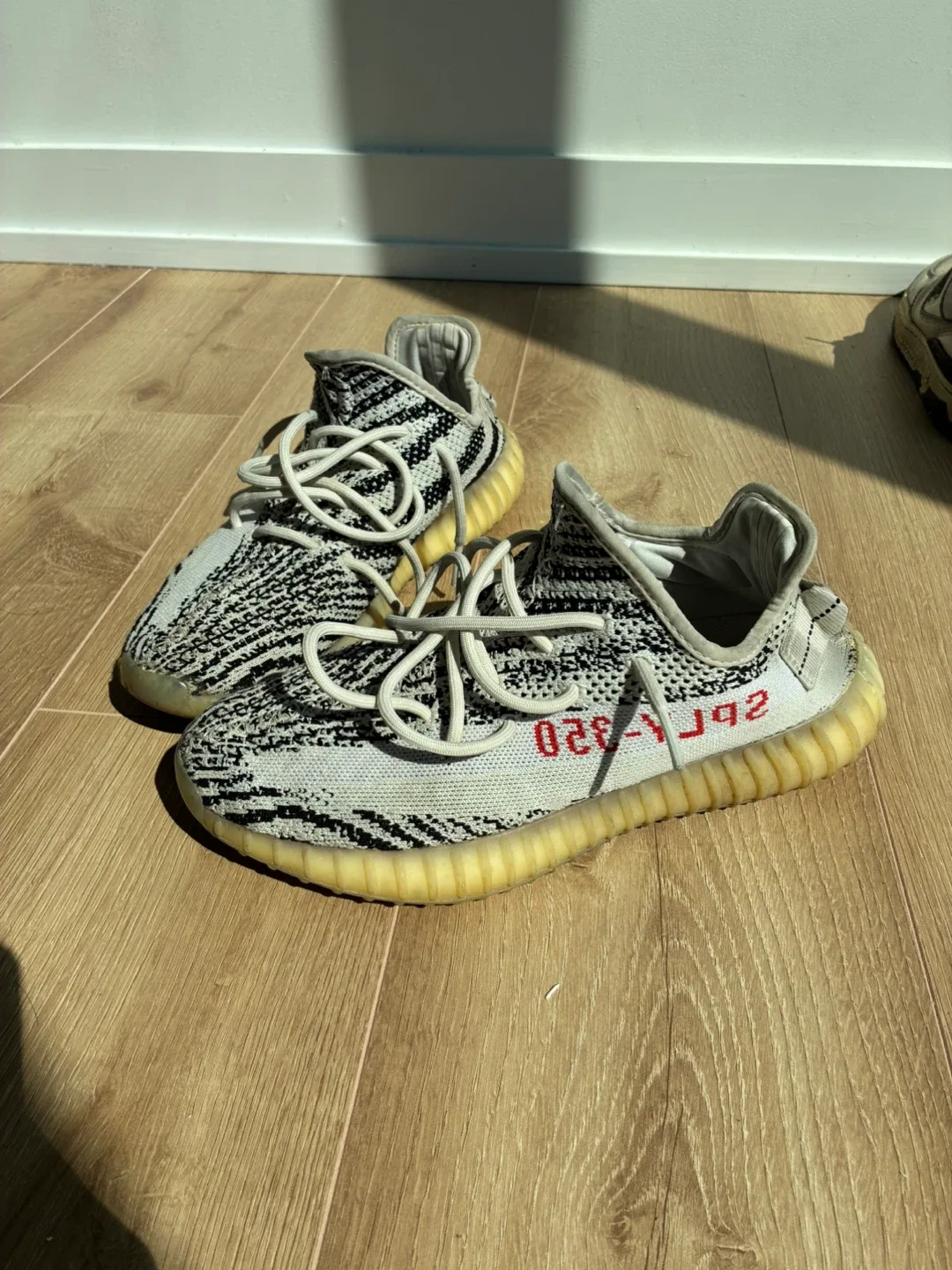 Adidas Yeezy Boost 350 V2 Zebra Men 9 thumbnail