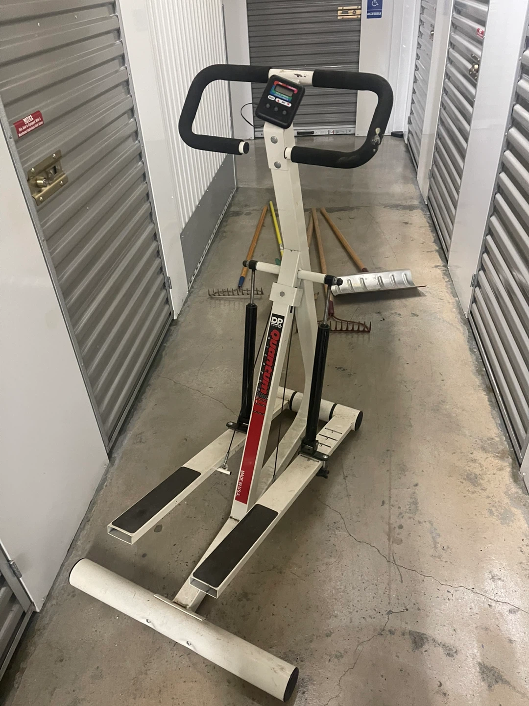 DP Momentum Fitness Stepper