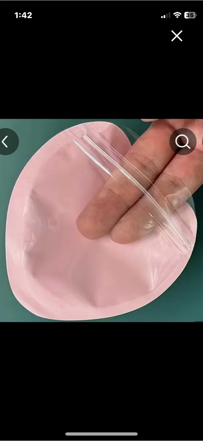 19 Pink Heart-shaped Pouches thumbnail