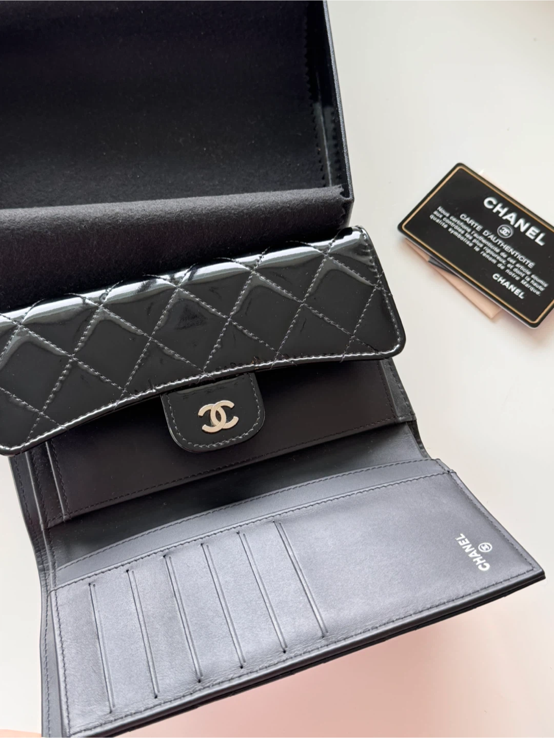 Chanel Classic Long Wallet (patent leather) - photo 2
