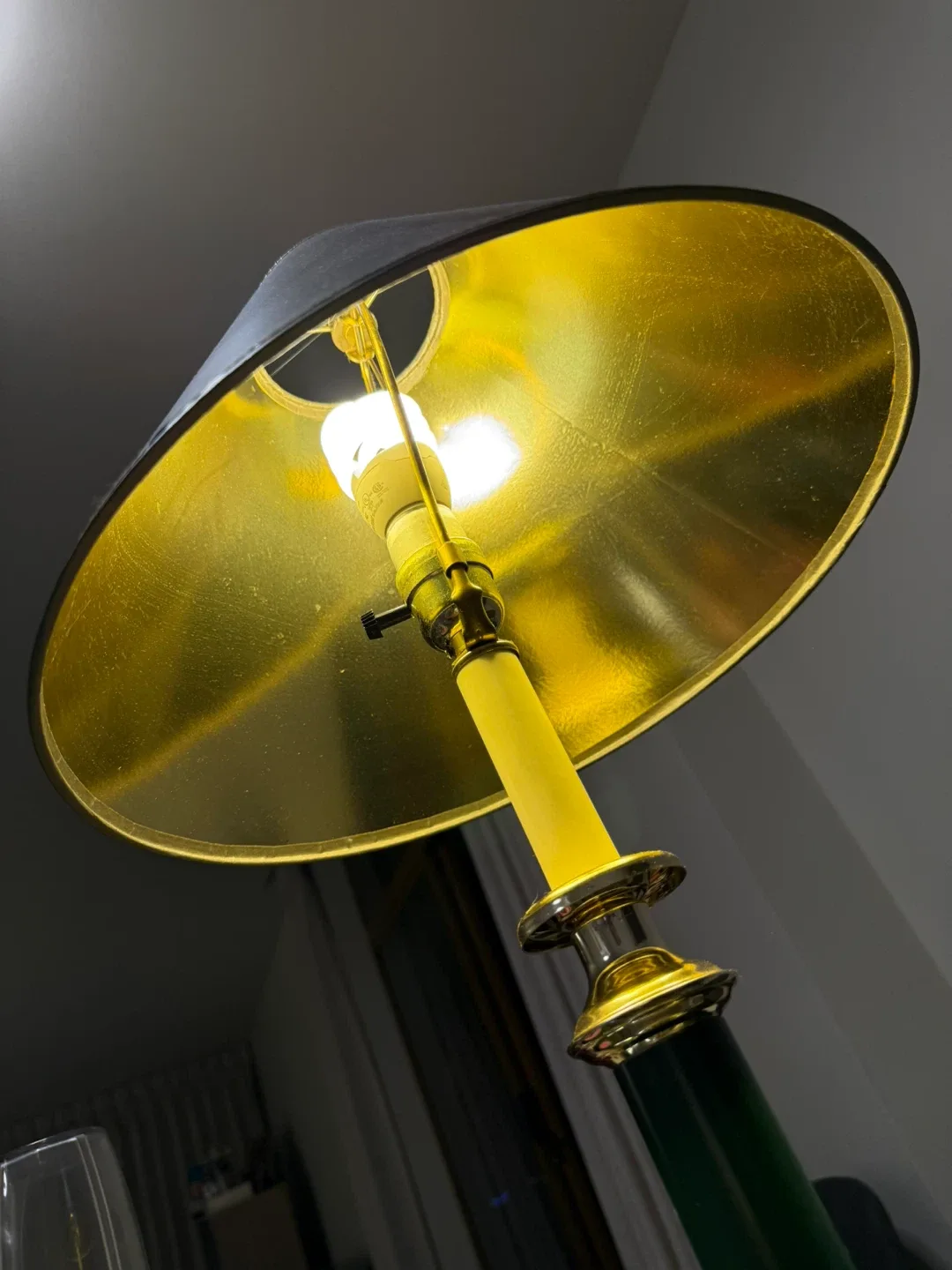 Vintage Style Green & Gold Table Lamp image indicator(2)