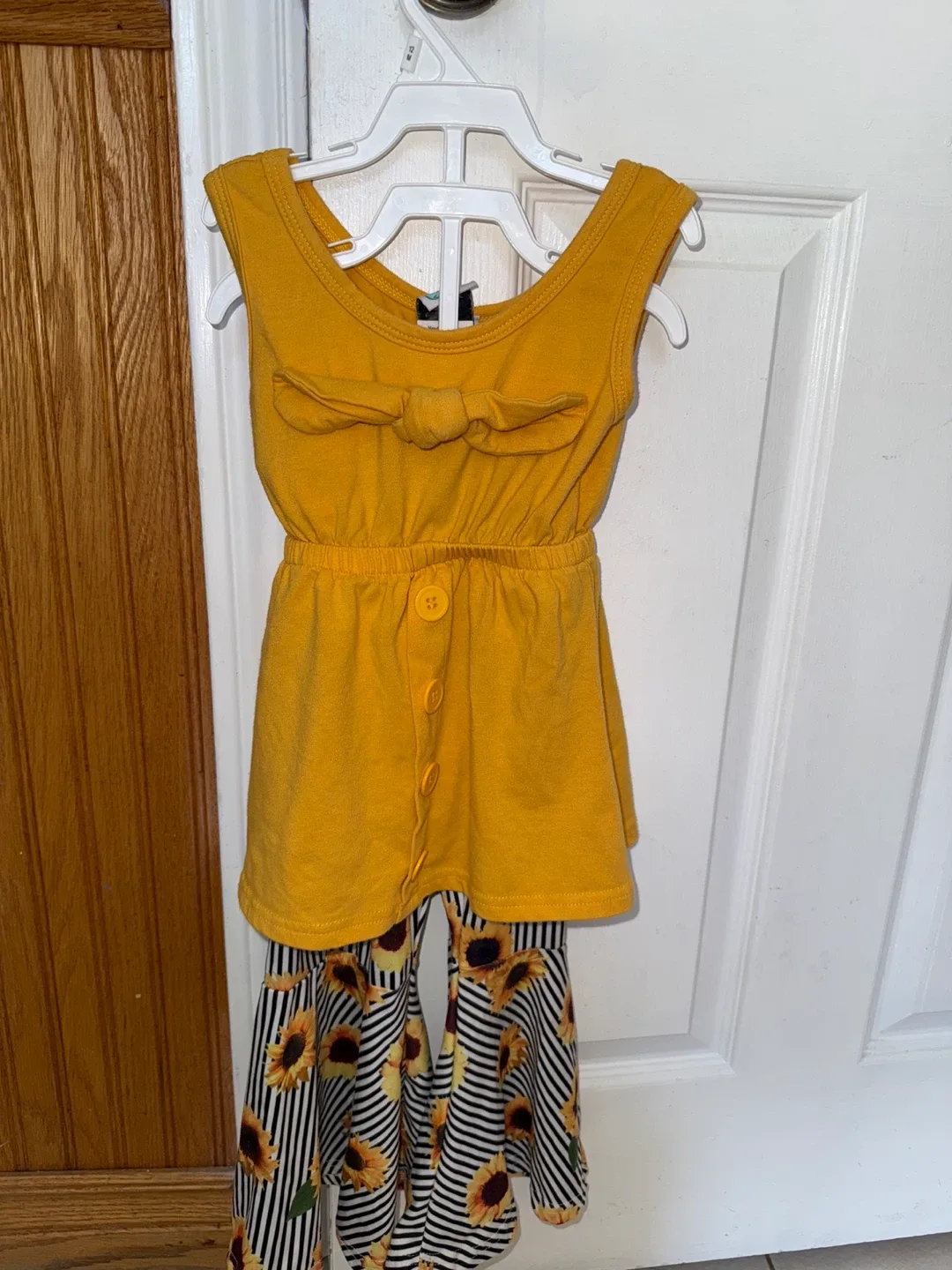Girls Yellow Top & Sunflower Pants Set🥕🥕 thumbnail