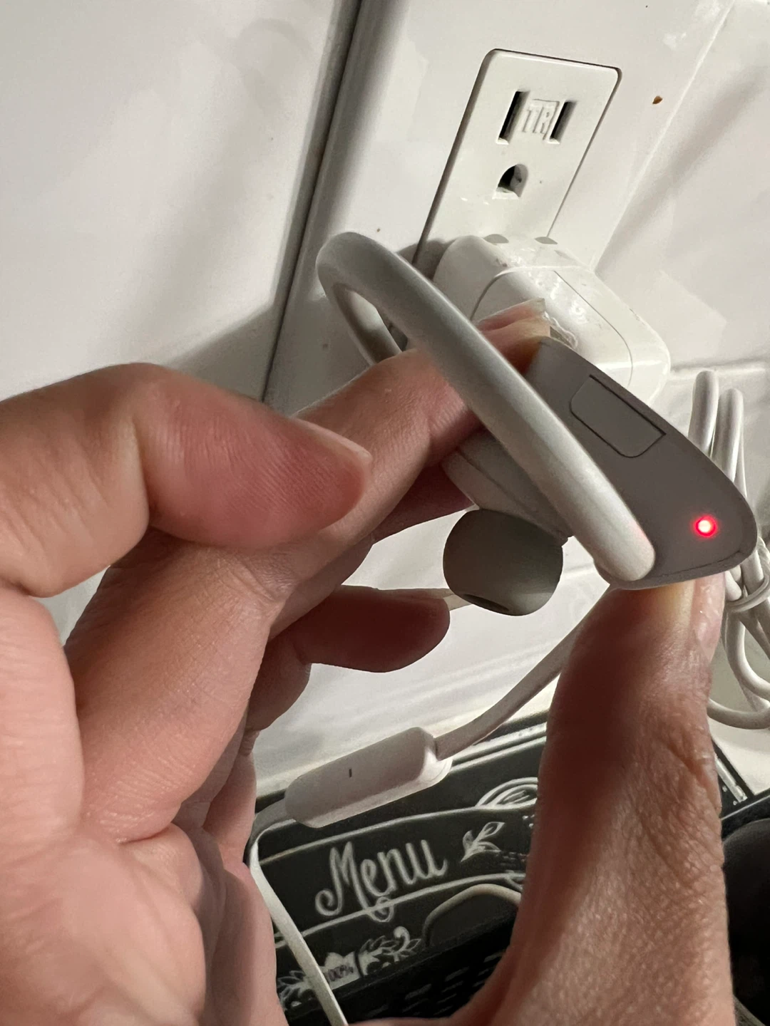 Powerbeats White Wireless Earbuds - photo 2