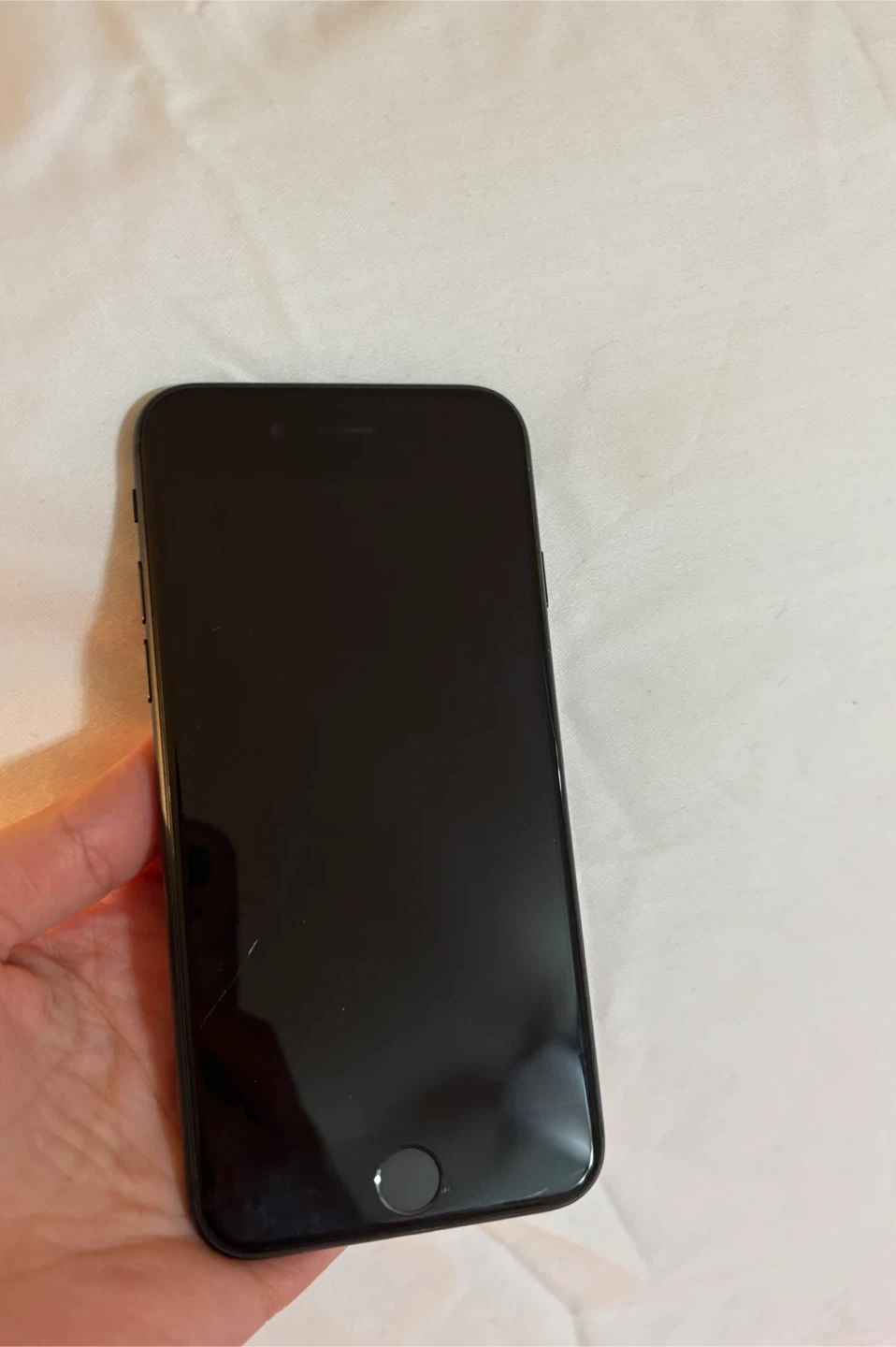 Apple iPhone 7 (UNLOCKED) - Black