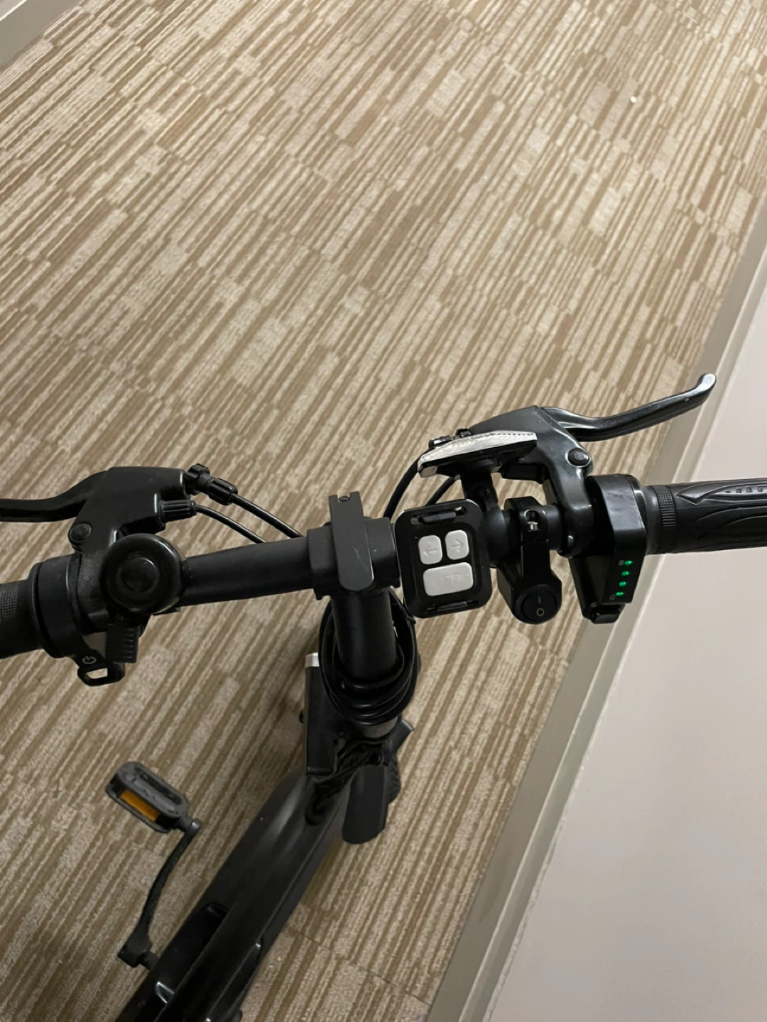 Jetson Bolt Pro Electric Bike - Great Condition - photo 2