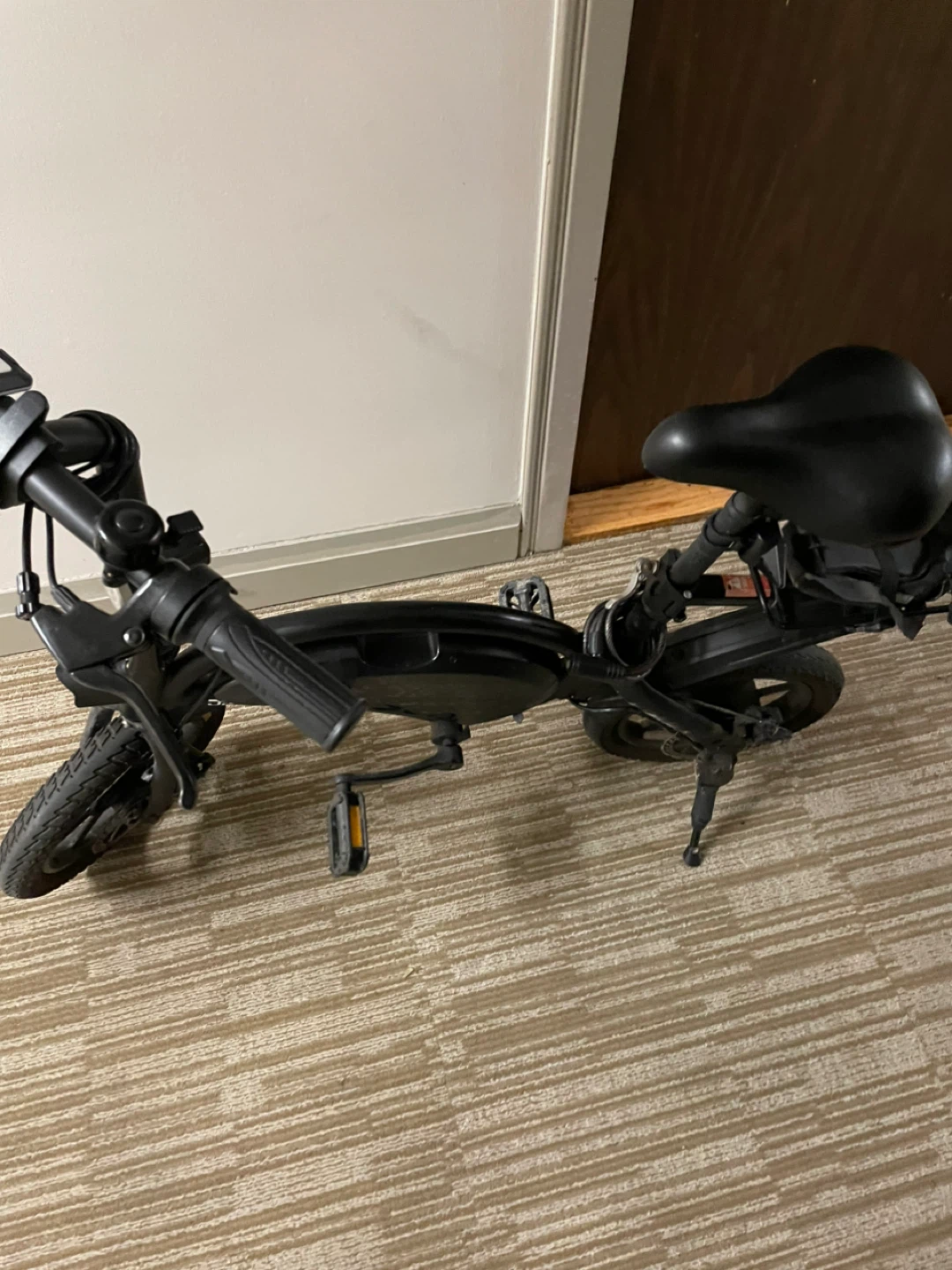 Jetson Bolt Pro Electric Bike - Great Condition - photo 5
