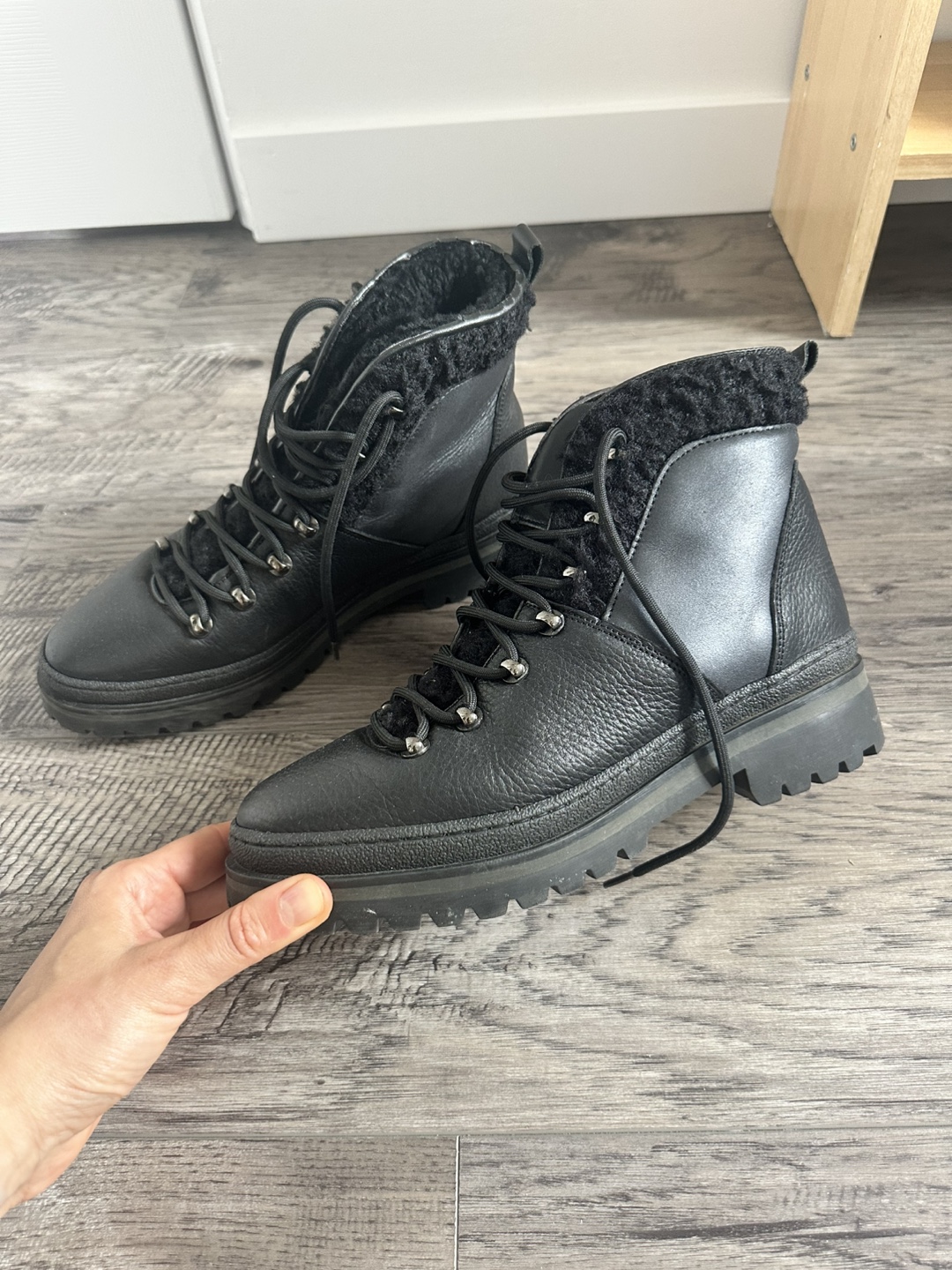 Tommy Hilfiger Outdoor Bootie - Size 8.5