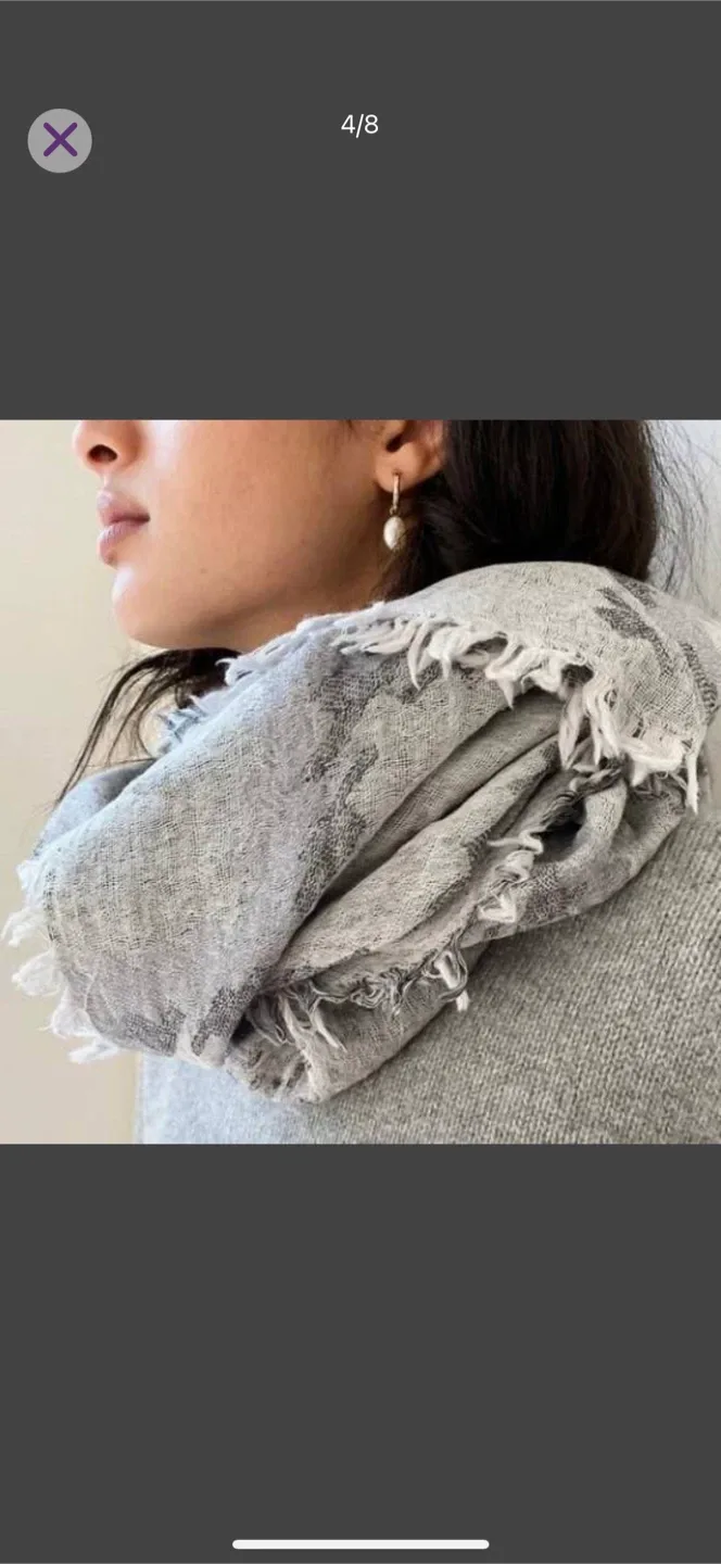 Aritzia Wilfred Faroe Merino Wool Triangle Scarf image indicator(4)