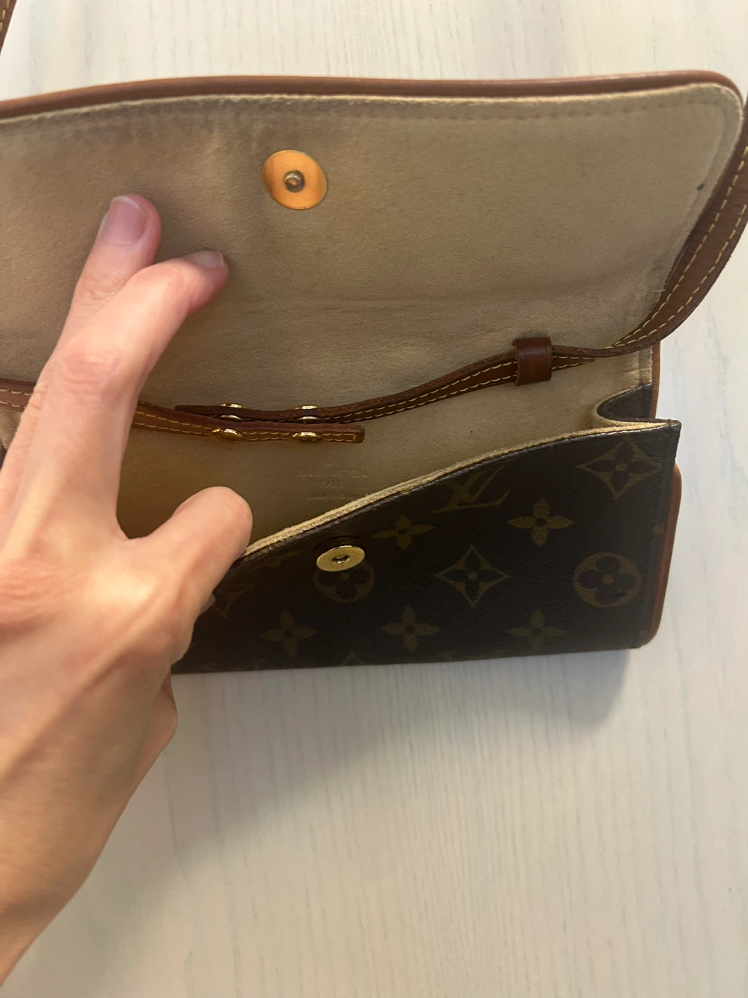 Louis Vuitton Monogram Canvas Shoulder Bag - photo 3