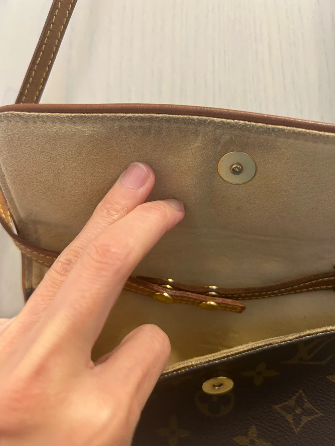Louis Vuitton Monogram Canvas Shoulder Bag - photo 4
