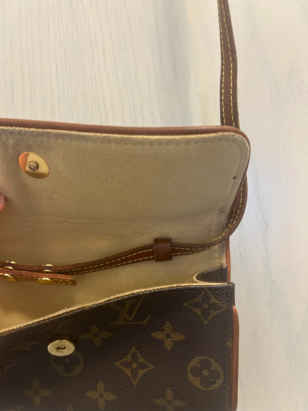 Louis Vuitton Monogram Canvas Shoulder Bag - photo 5