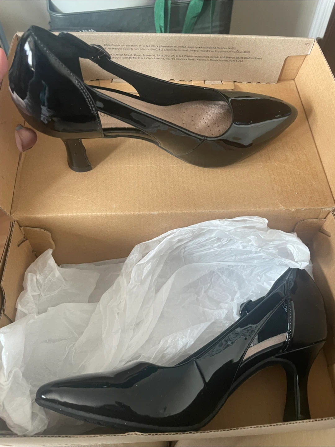 🥕Clarks Black Patent Heels - Size 6