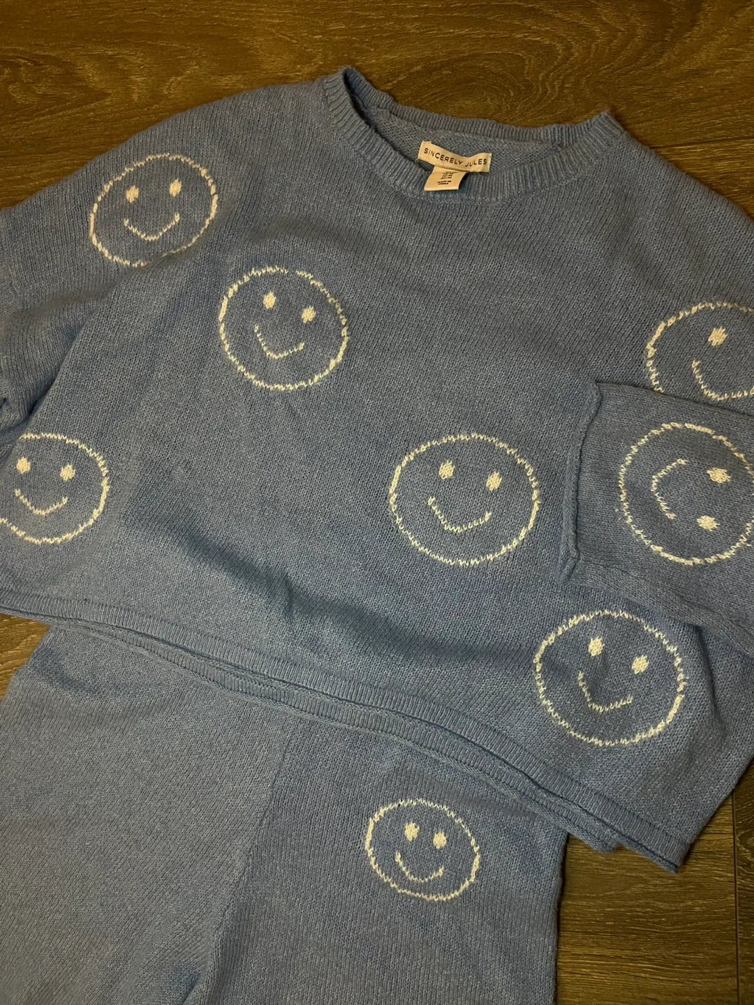 Sincerely Jules Smiley Face Sweater Set image indicator(3)