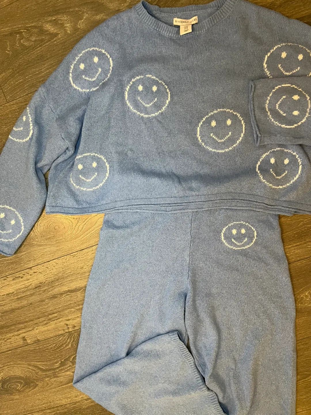 Sincerely Jules Smiley Face Sweater Set image indicator(2)