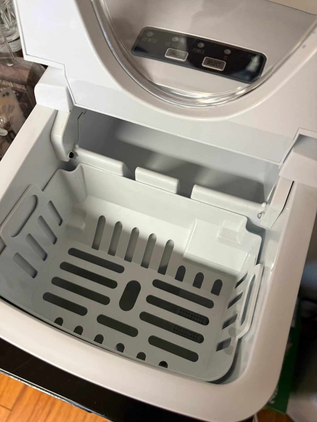Frigidaire Ice Maker - Like New! - photo 2