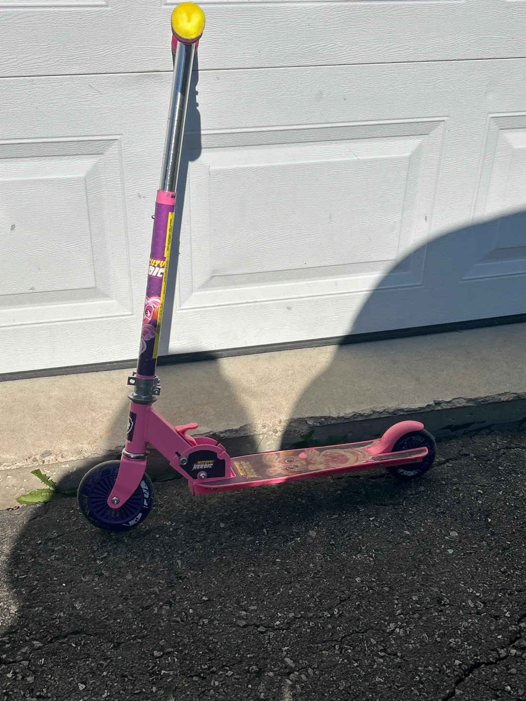 Paw Patrol Mighty Hero Pink Scooter thumbnail