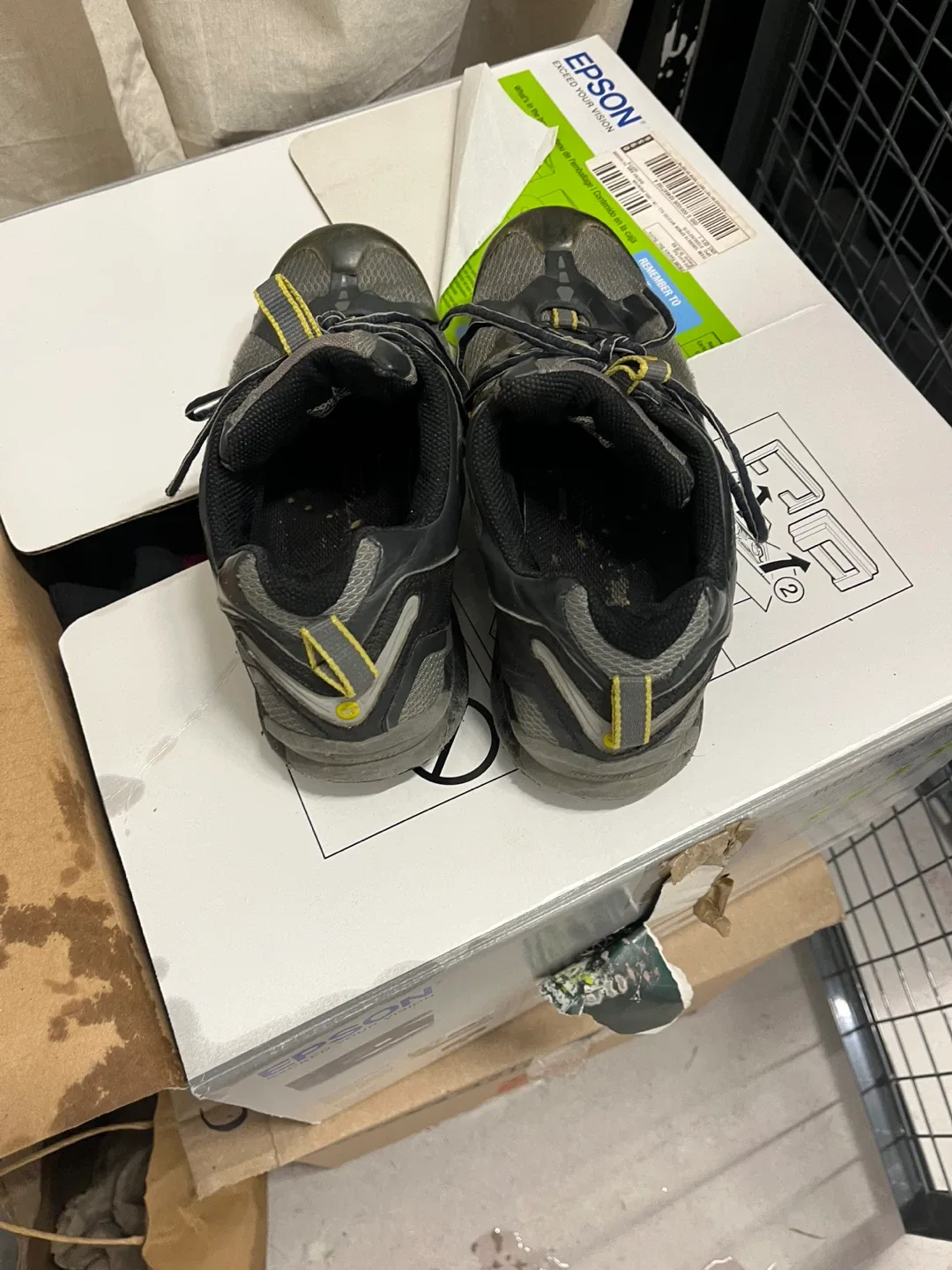 Hi-Tec Men's Hiking Shoes - Size 9 image indicator(7)