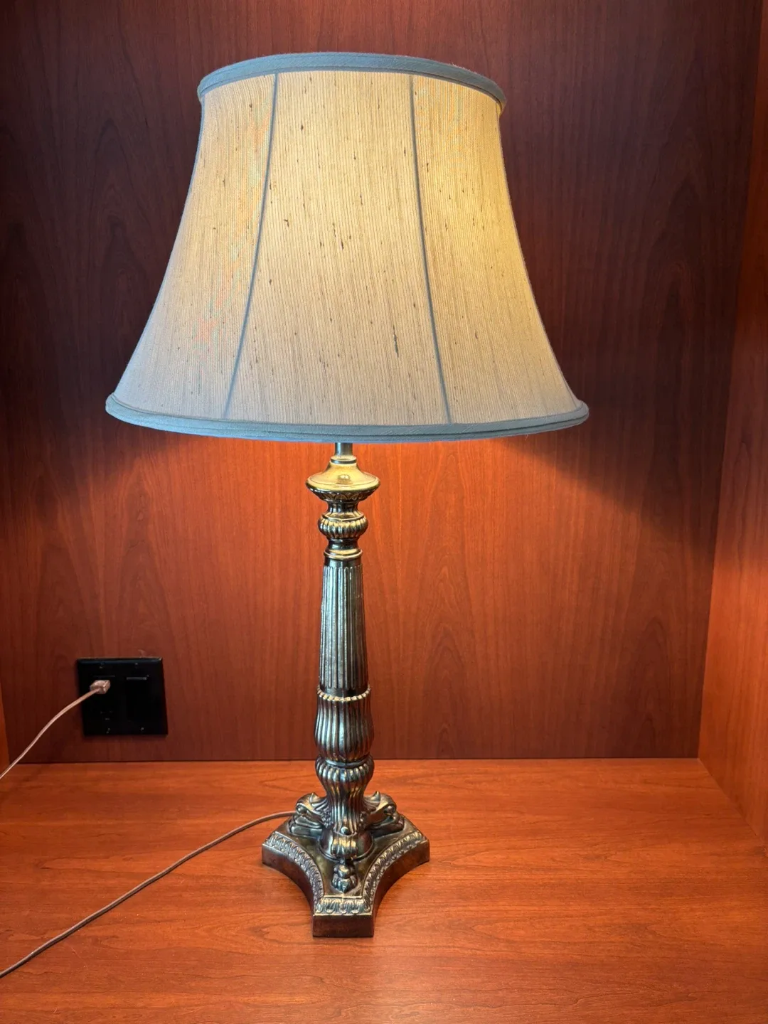 Classic Vintage Brass Lamp🥕 image indicator(4)
