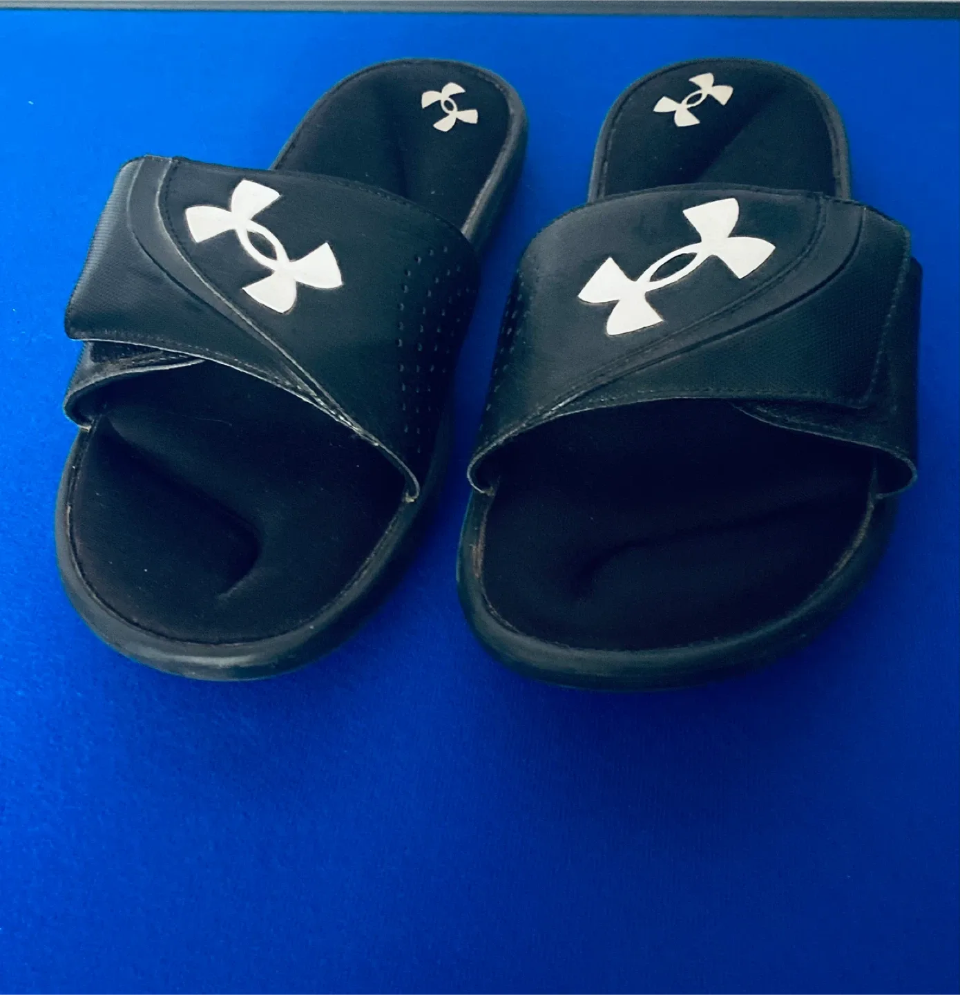 Under Armour Men’s  Black Ignite V SL Sandals Cushioned Gel image indicator(4)