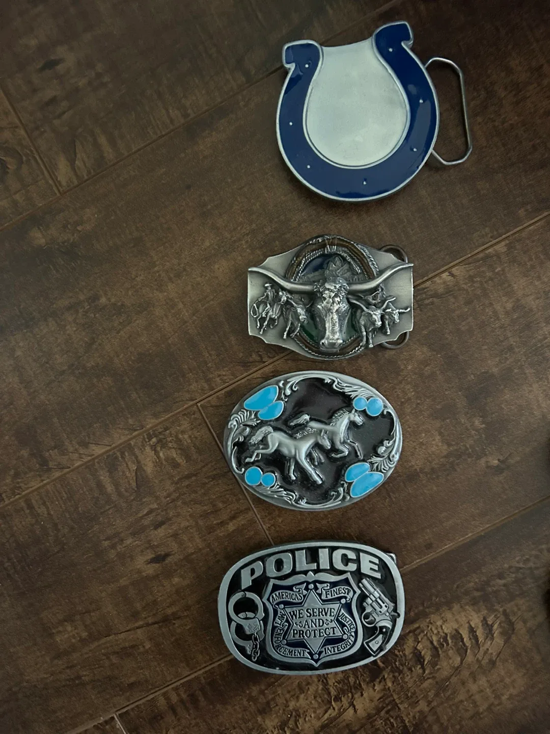 Belt buckle & hangers image indicator(6)