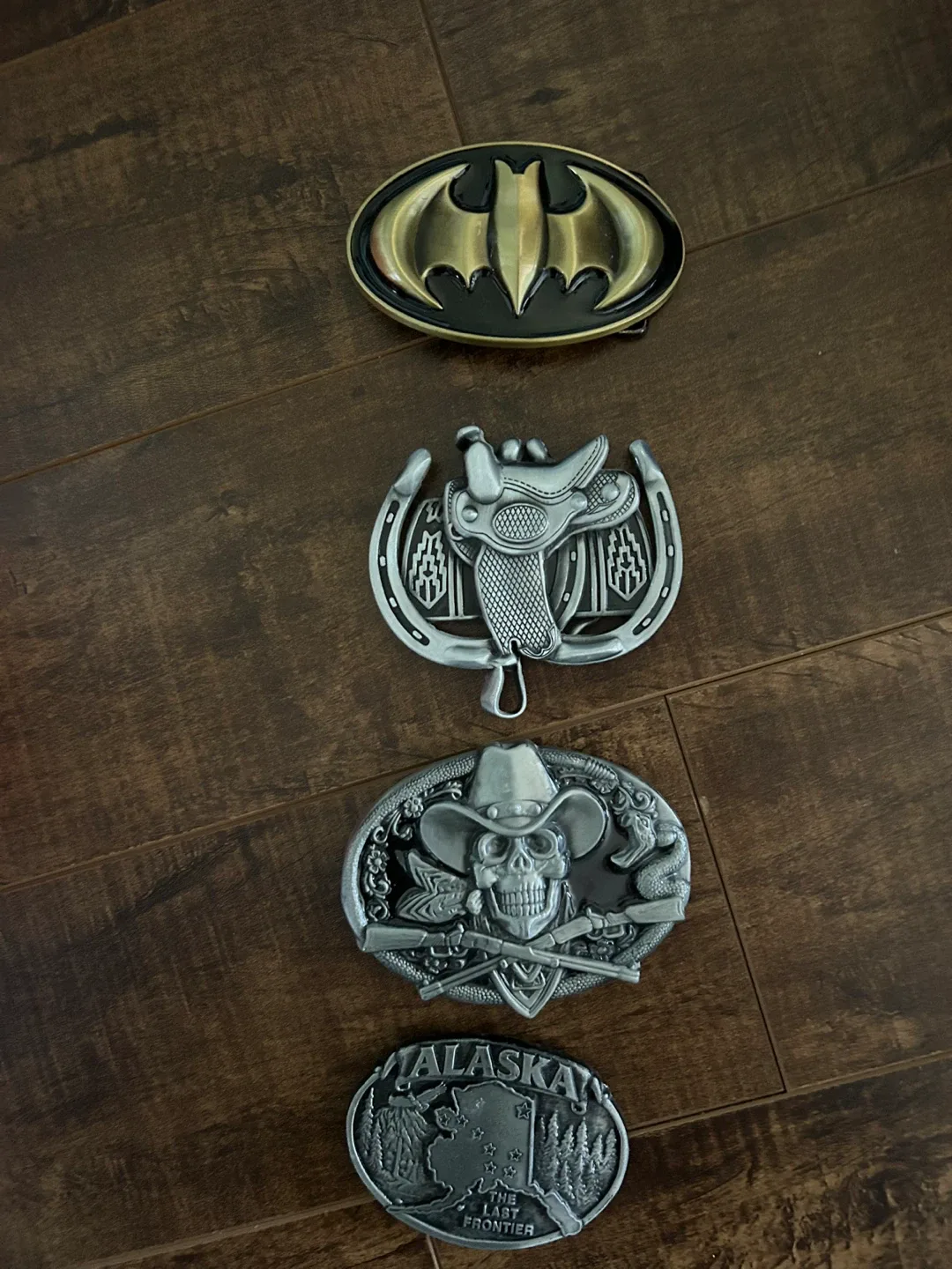 Belt buckle & hangers image indicator(2)