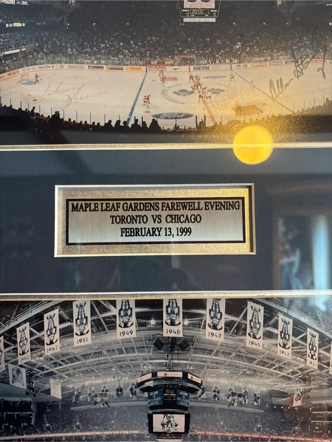 Framed Maple Leafs Forever Photo image indicator(3)