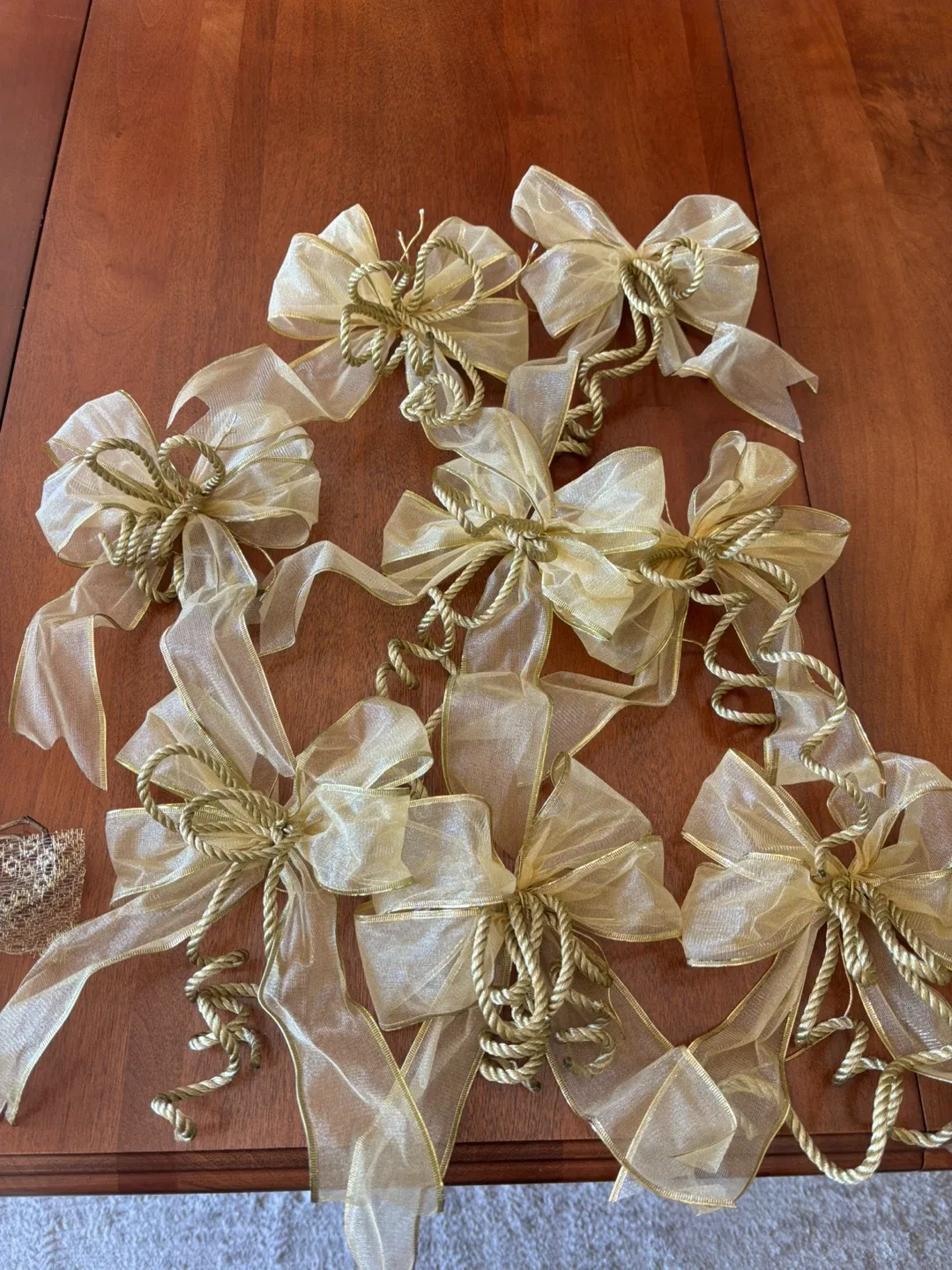 17 Assorted Gold Bows image indicator(3)