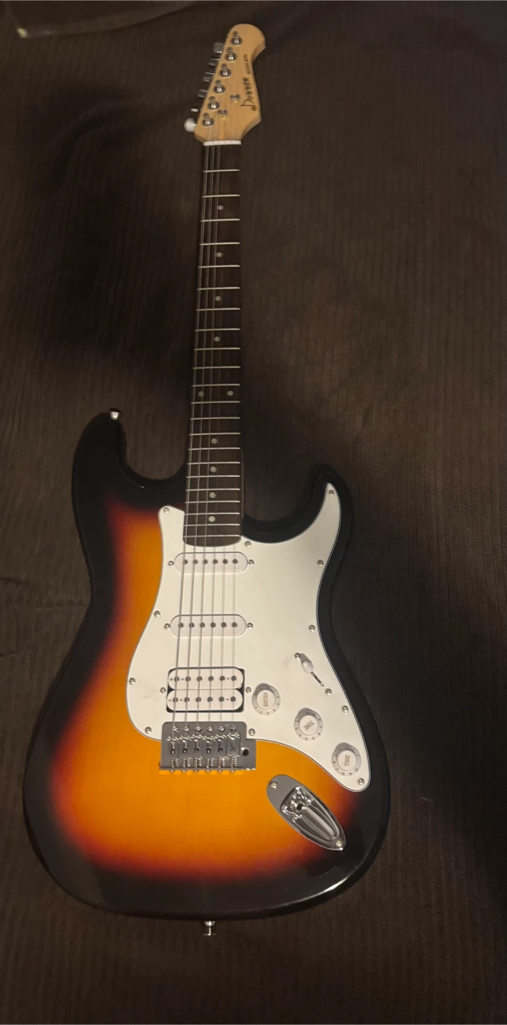 Donner Electric Guitar Sunburst w/ Case & Accessories