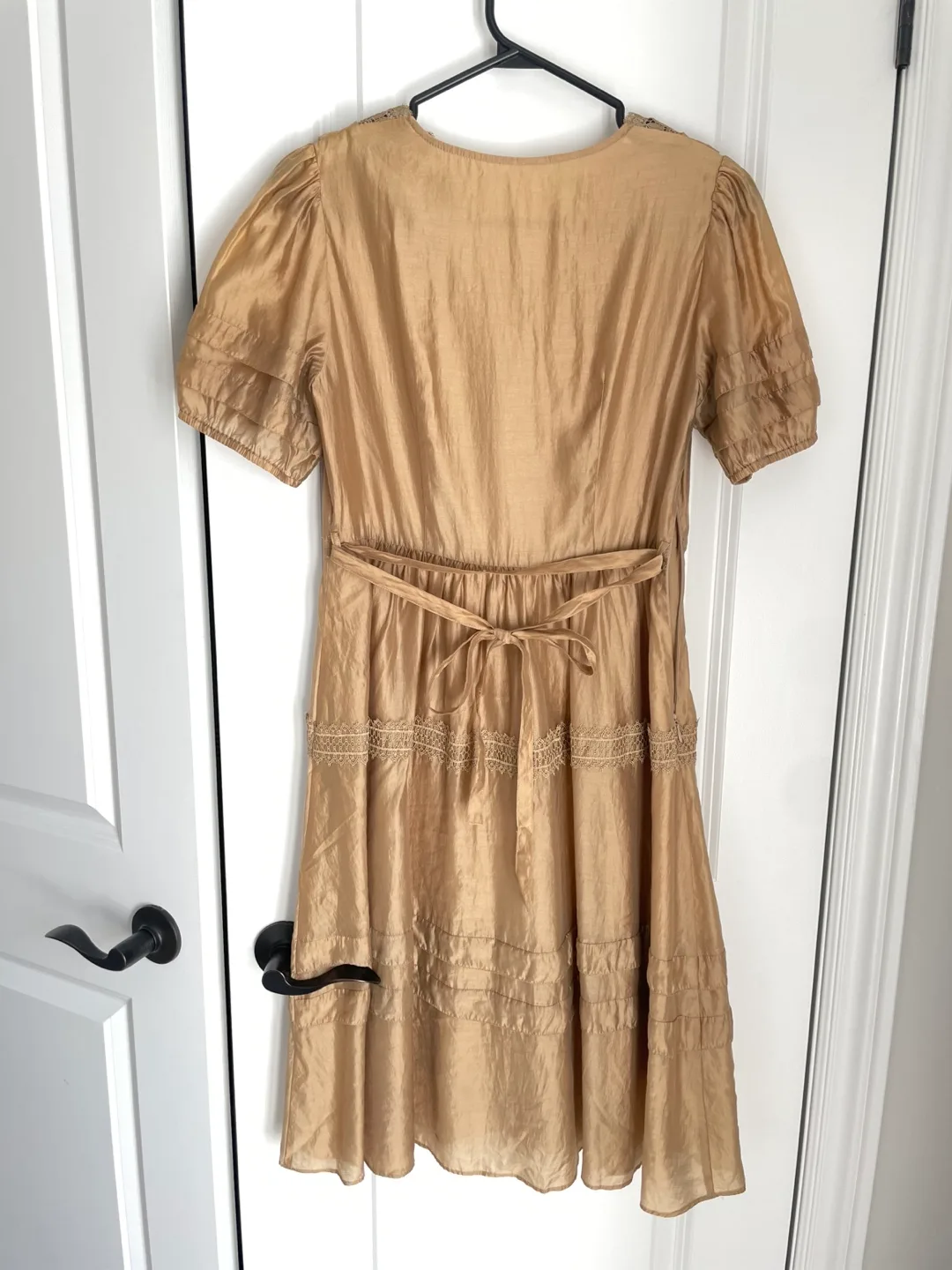 Gold Dress with Lace Detail, size M image indicator(5)
