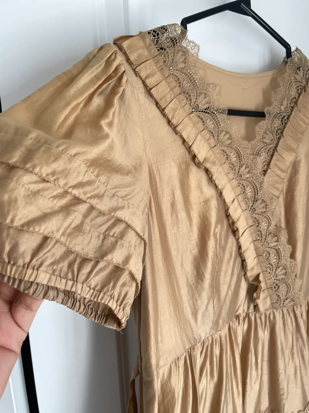 Gold Dress with Lace Detail, size M image indicator(3)