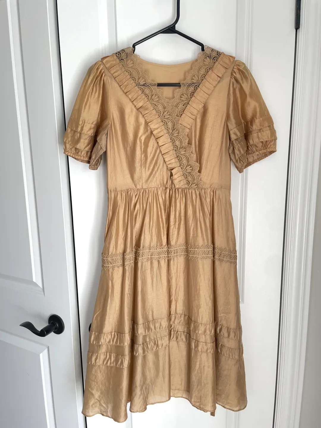 Gold Dress with Lace Detail, size M image indicator(2)