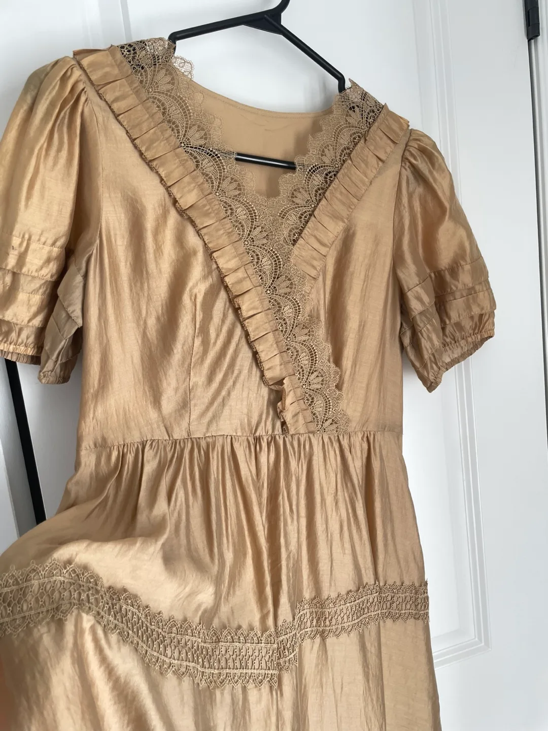 Gold Dress with Lace Detail, size M image indicator(7)