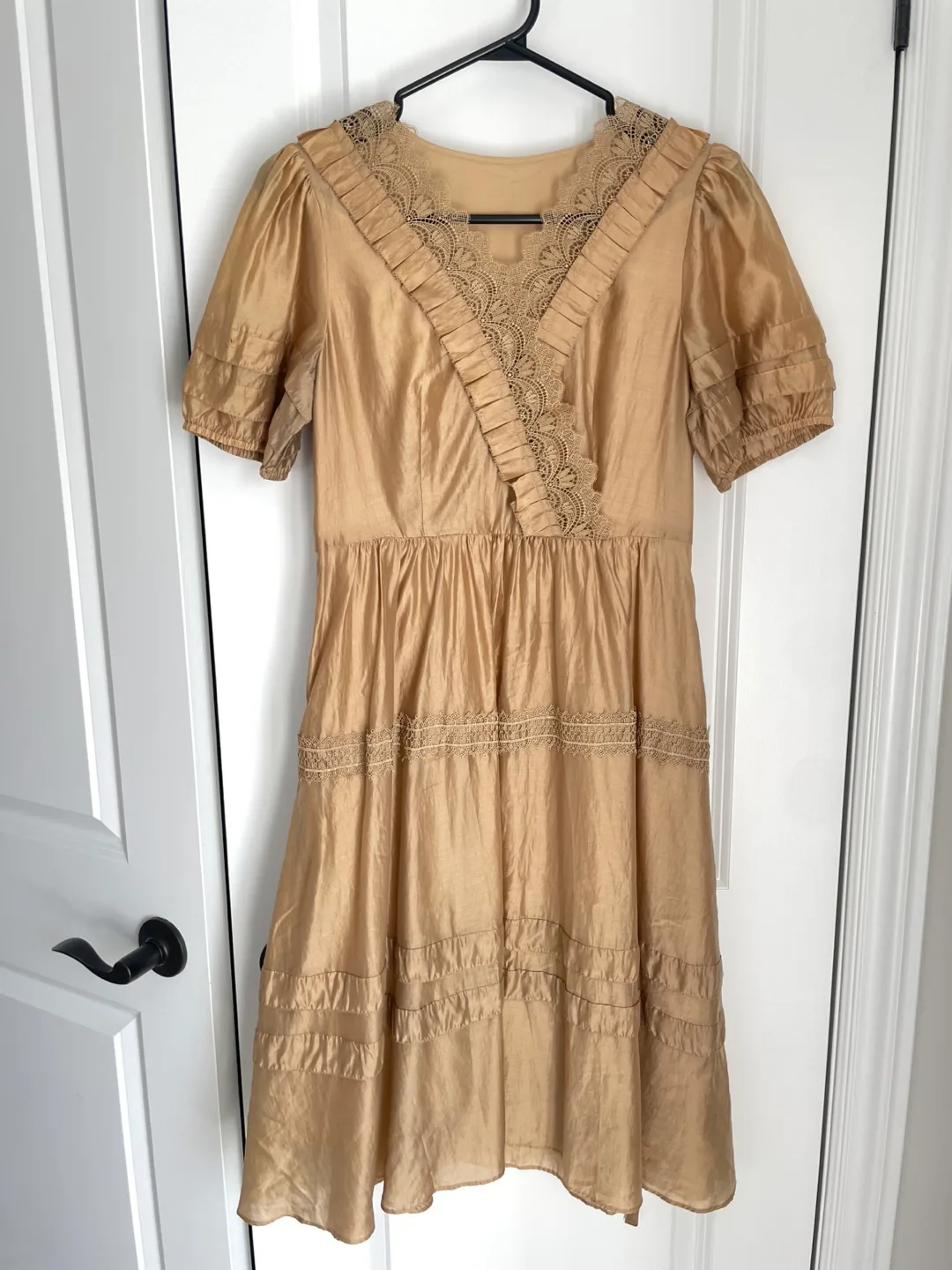 Gold Dress with Lace Detail, size M image indicator(8)