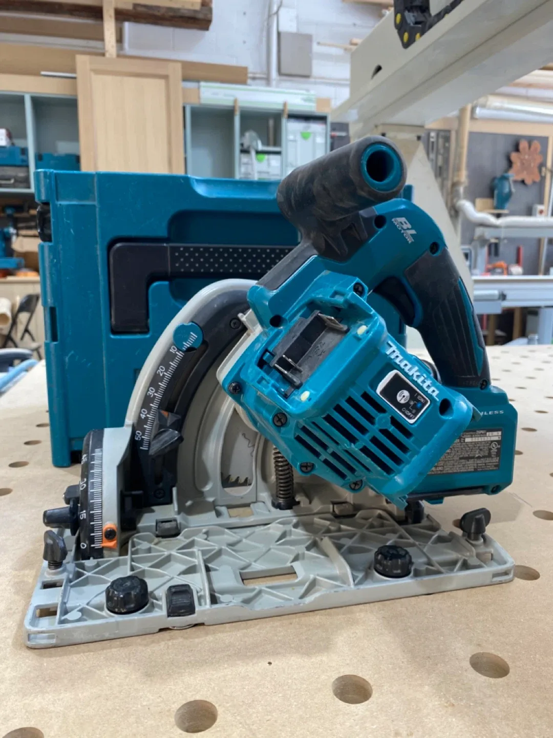 Makita Brushless DSP601 thumbnail