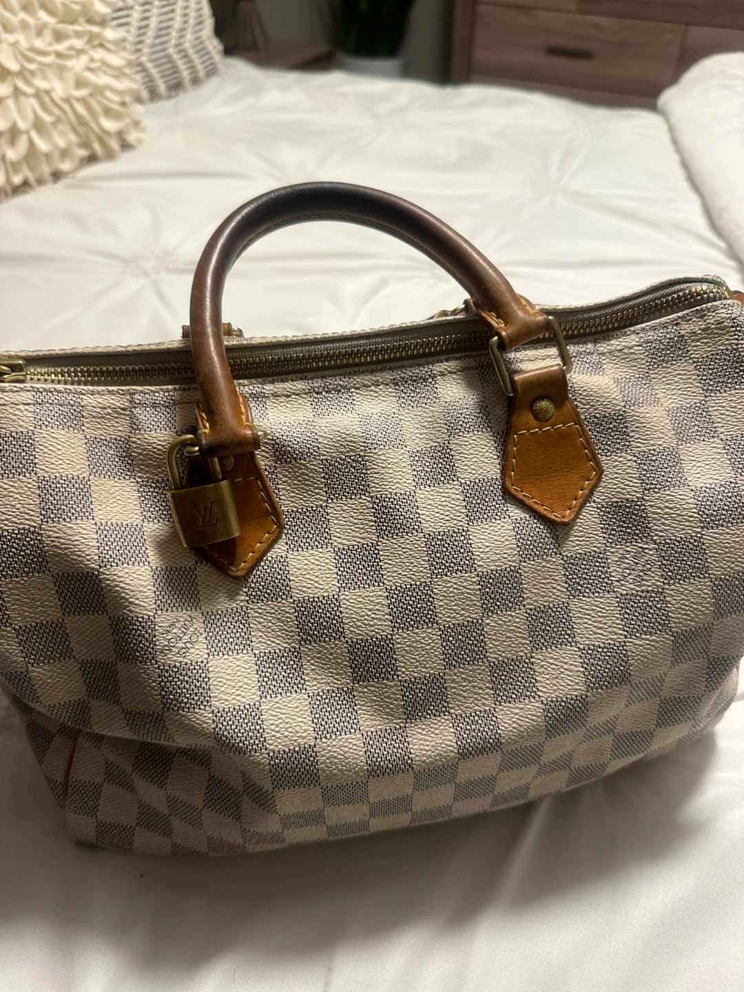 Louis Vuitton speedy