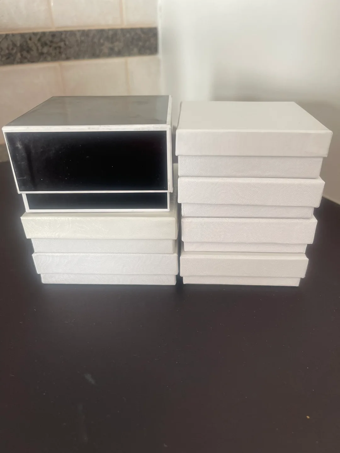 REDUCED - 16 White GIFT BOXES-9 have red glittery hearts image indicator(5)