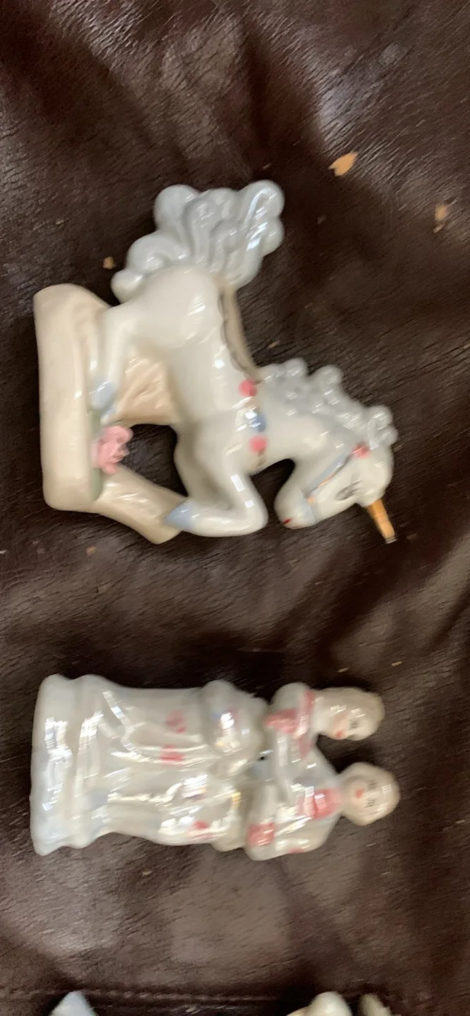 🥕Vintage Porcelain Figurines image indicator(4)