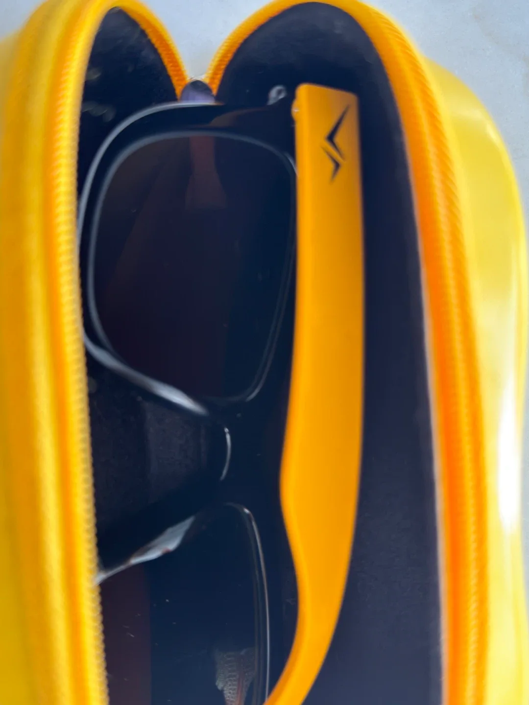 Electric Sunglasses LM001 Black & Yellow image indicator(4)