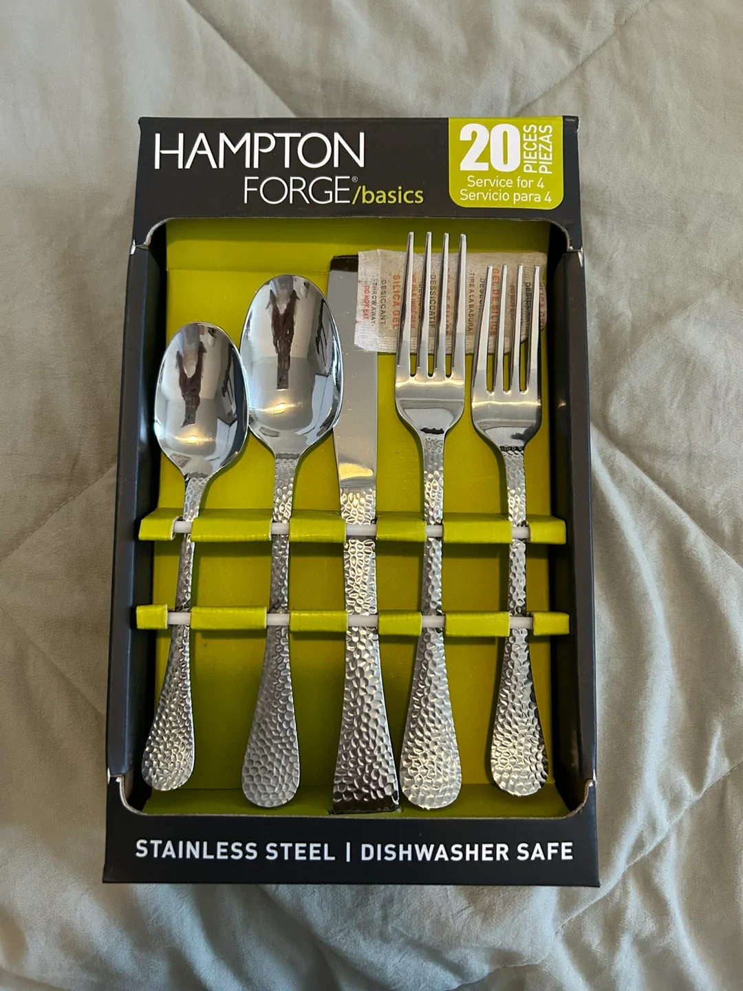 Hampton Forge Basics 20-Piece Cutlery Set thumbnail