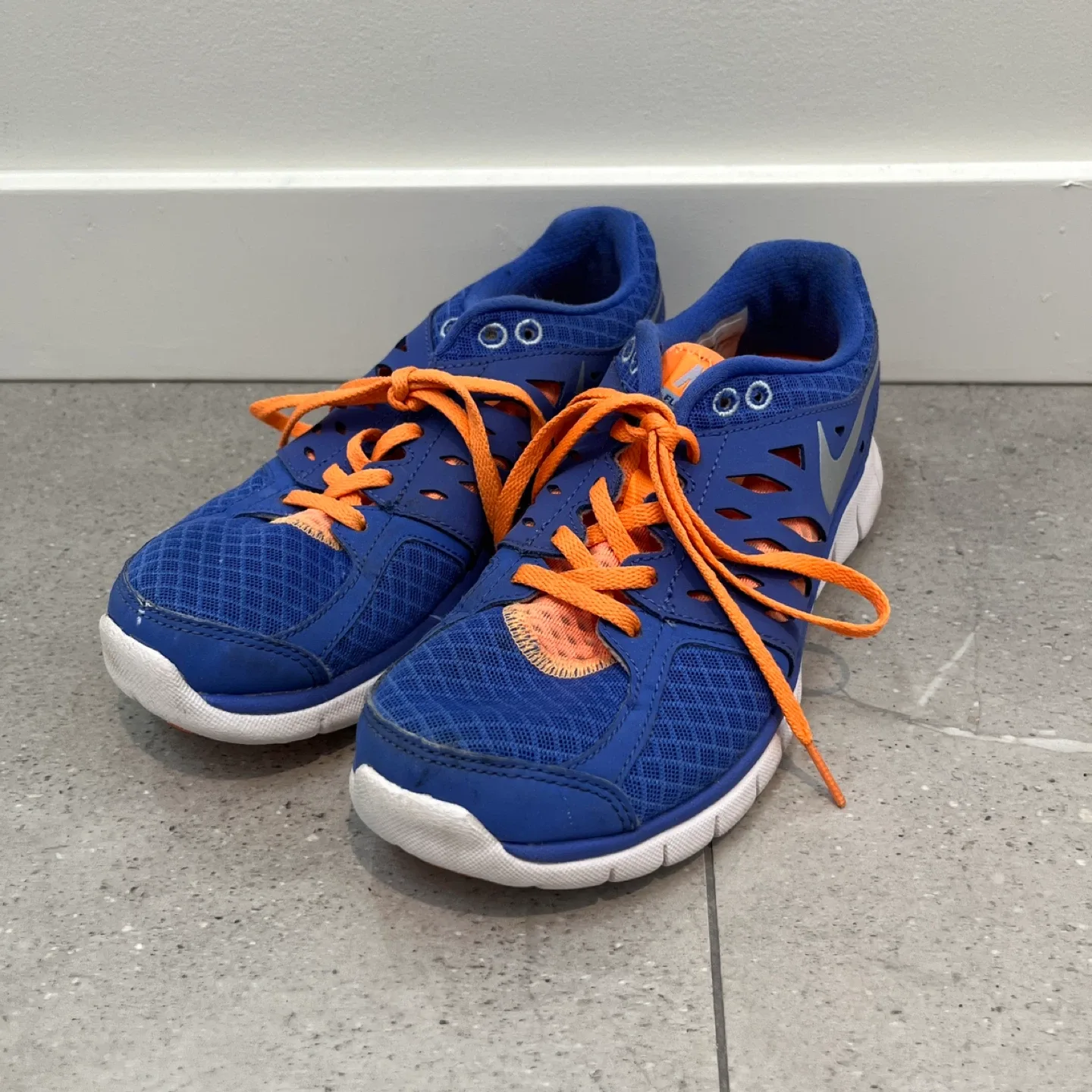 Nike Running Shoes thumbnail