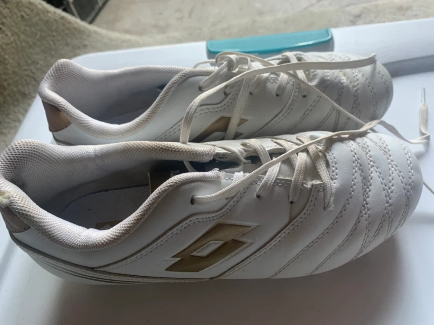 Lotto Soccer Cleats Size 3.5 image indicator(3)