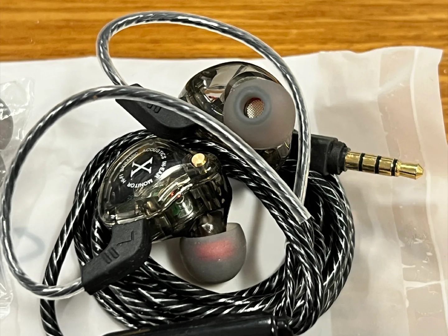 NEW In-Ear Headset image indicator(2)
