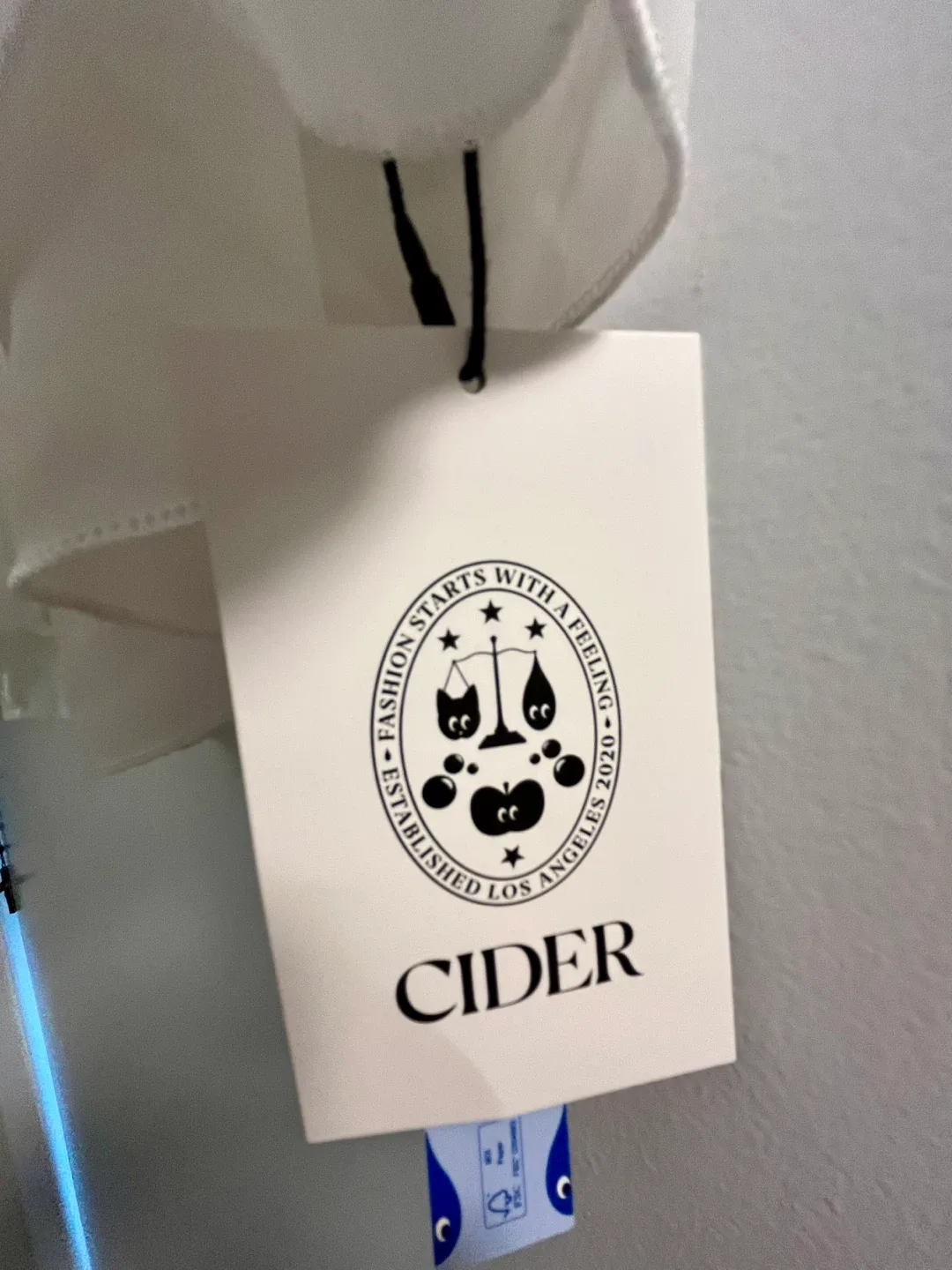 Cider White Ruffle Skorts (Skirt /Shorts)New with Tags image indicator(2)