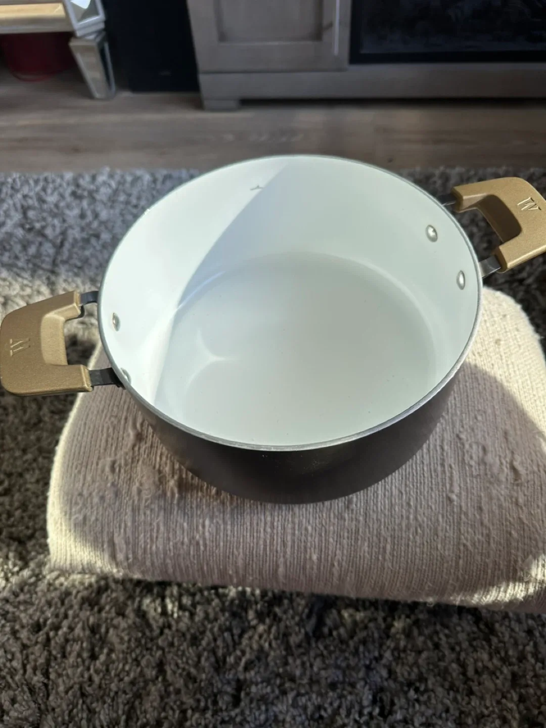 WearEver 🥕6QT Stock Pot with Lid image indicator(2)