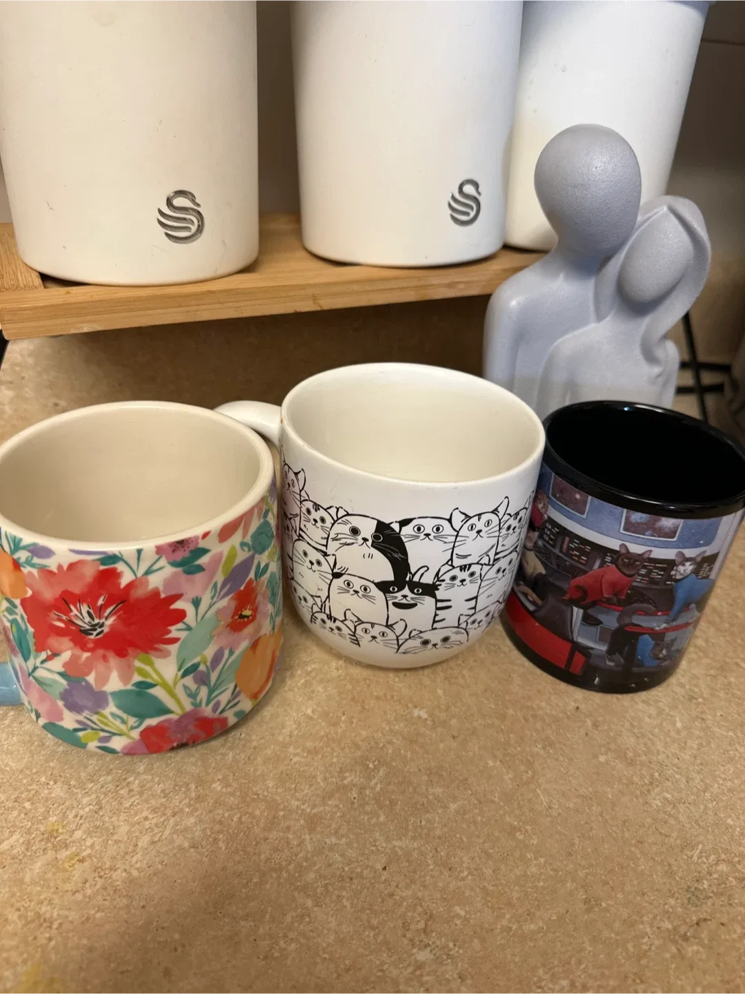 Assorted Mugs - Figurine thumbnail