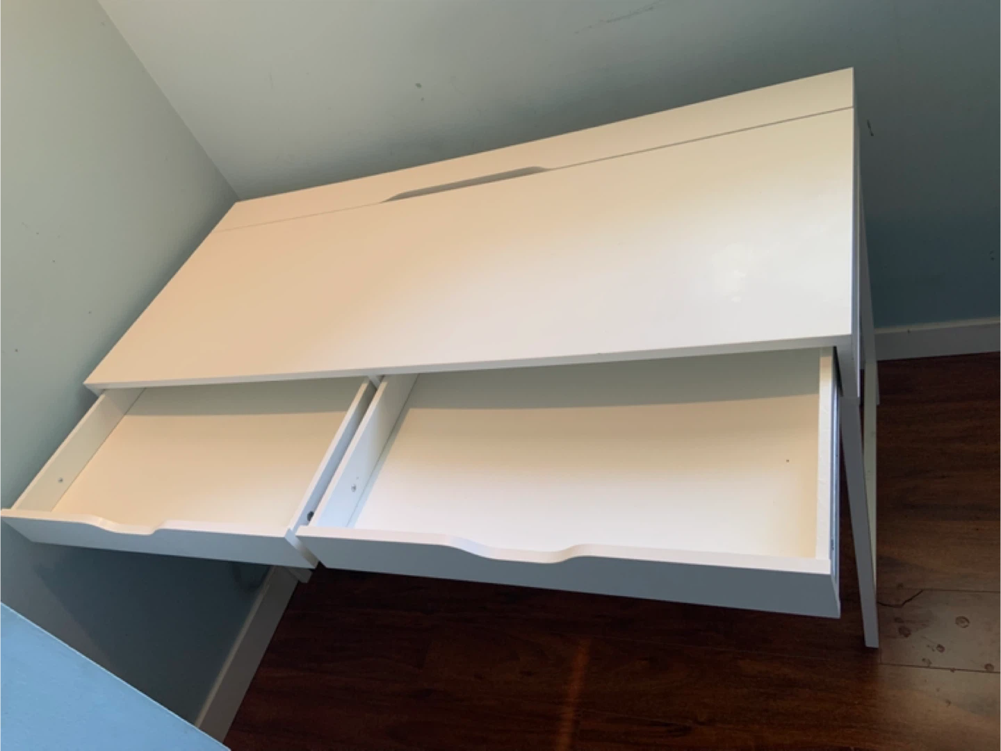 White Desk with Drawers - photo 4